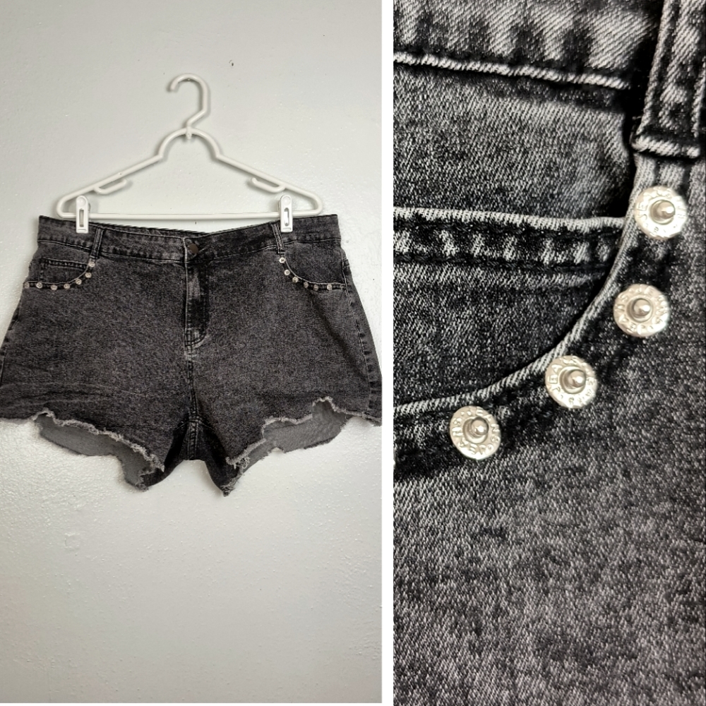 High Rise Denim Short Size XXL Wash Black 5 Pocket Raw Hem